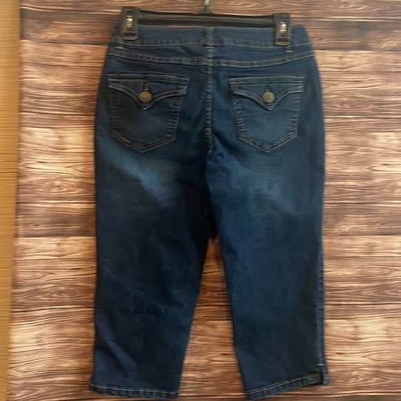 Jean capris - Picture 5 of 6